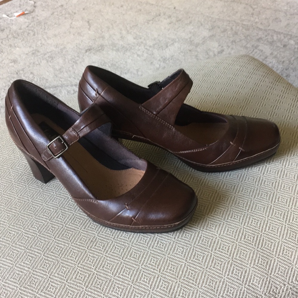 Clark’s Artisan Leather heels